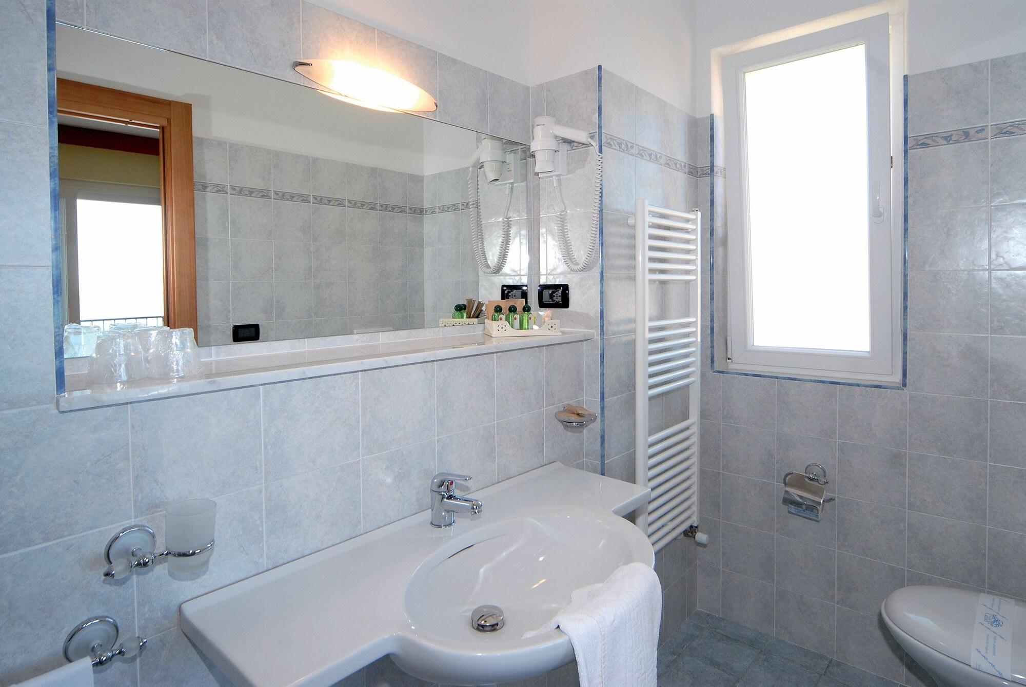 Piccolo Hotel Diano Marina Zewnętrze zdjęcie