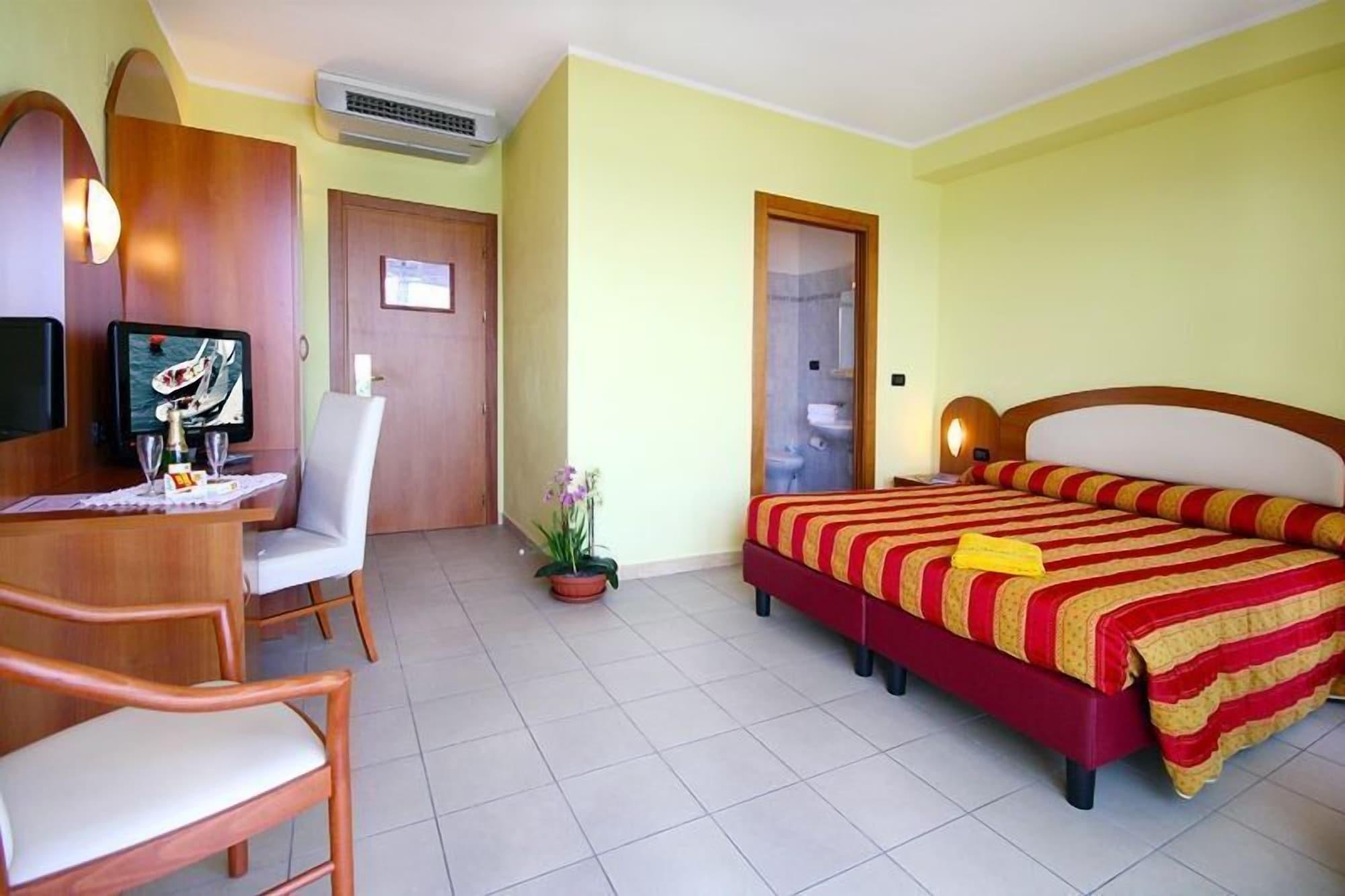 Piccolo Hotel Diano Marina Zewnętrze zdjęcie