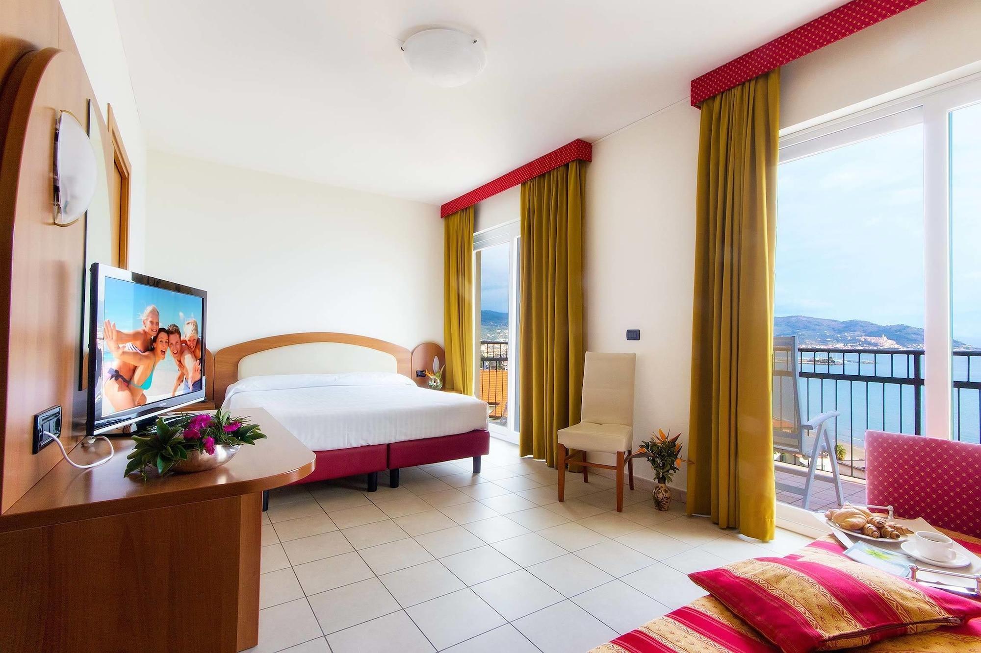 Piccolo Hotel Diano Marina Zewnętrze zdjęcie
