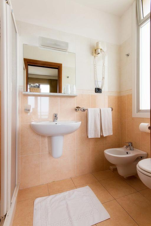 Piccolo Hotel Diano Marina Zewnętrze zdjęcie