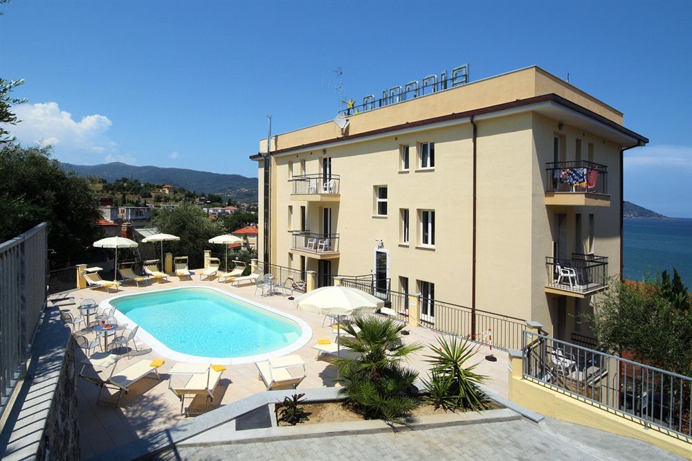 Piccolo Hotel Diano Marina Zewnętrze zdjęcie
