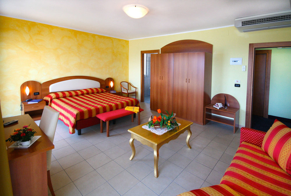 Piccolo Hotel Diano Marina Zewnętrze zdjęcie