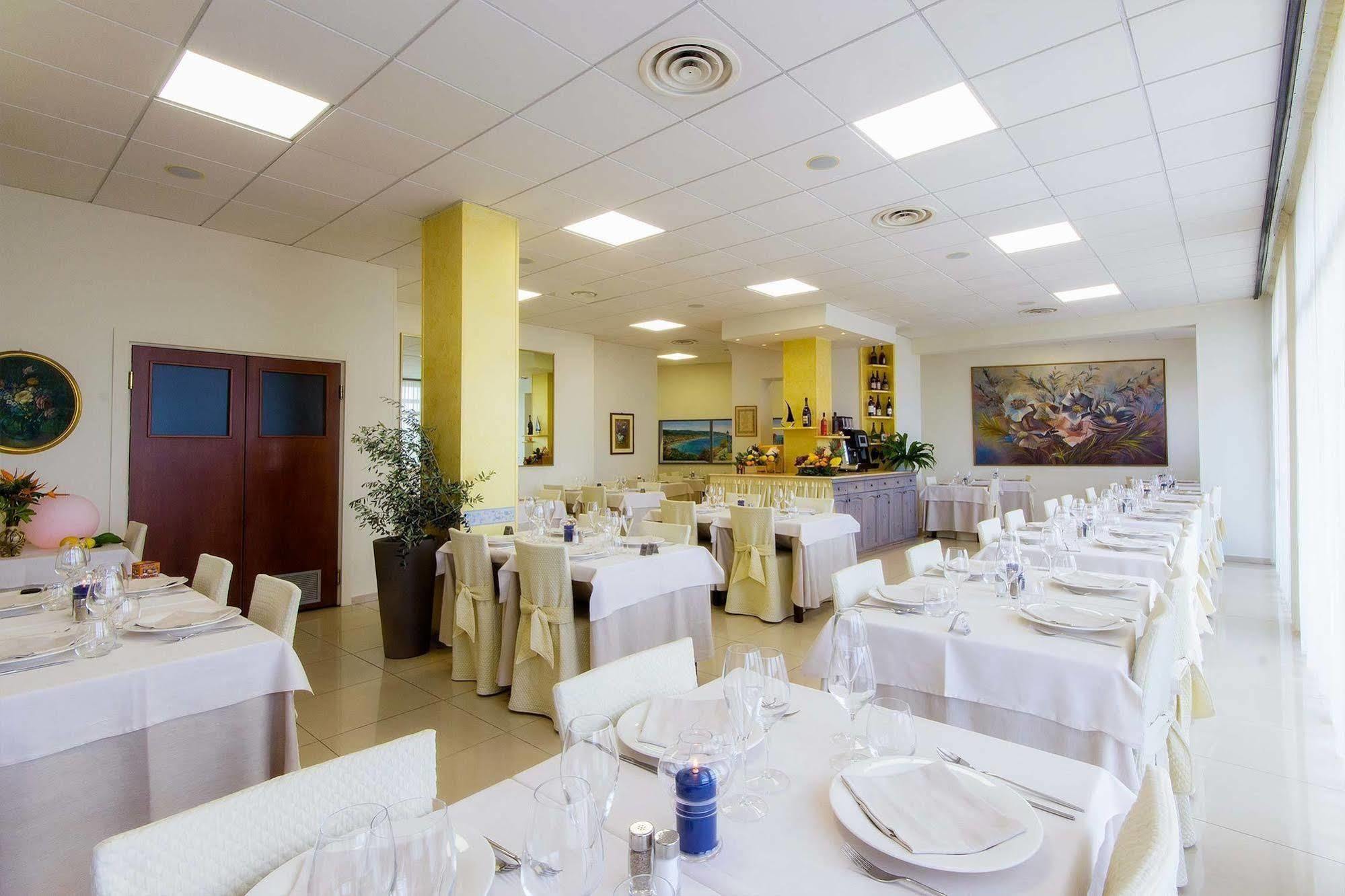 Piccolo Hotel Diano Marina Zewnętrze zdjęcie